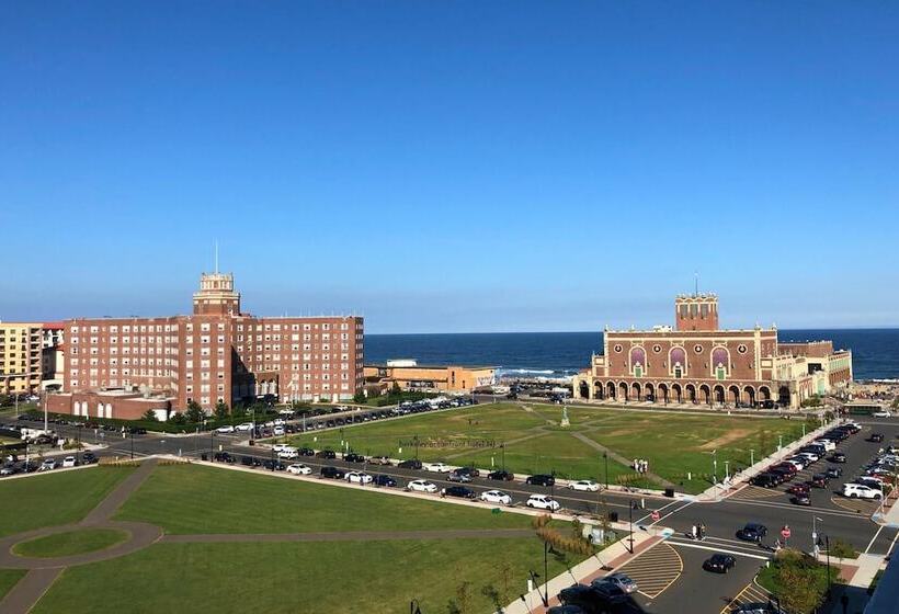 בית מלון כפרי Berkeley Oceanfront