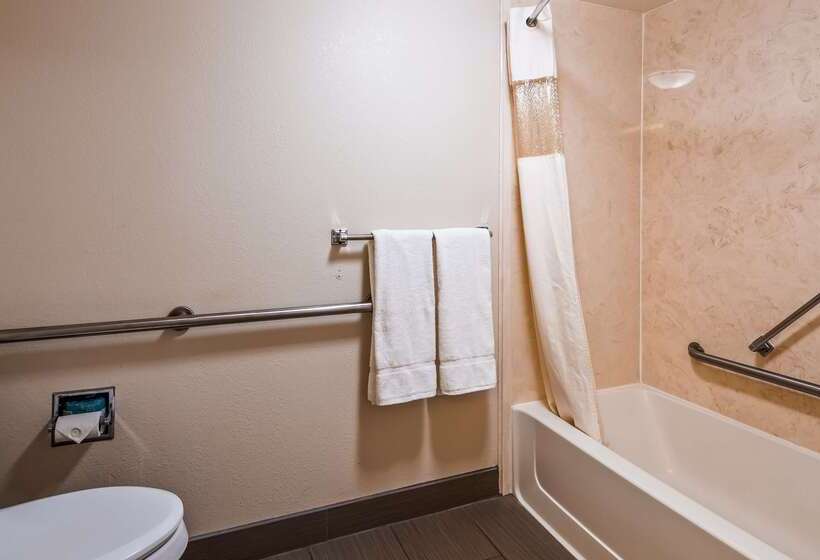 בית מלון כפרי Best Western Airport Inn