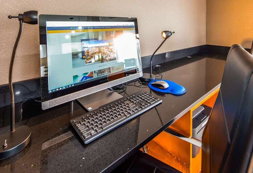 בית מלון כפרי Best Western Airport Inn