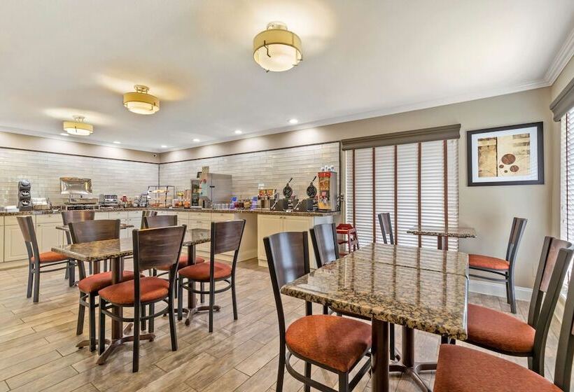 Отель Best Western Brady Inn