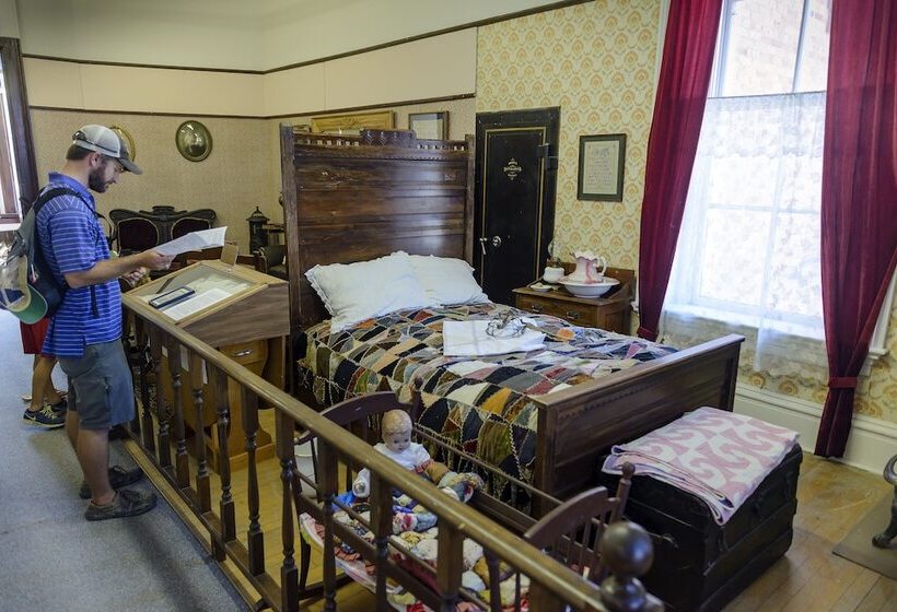 هتل Best Western Buffalo Ridge Inn Near Mt Rushmore