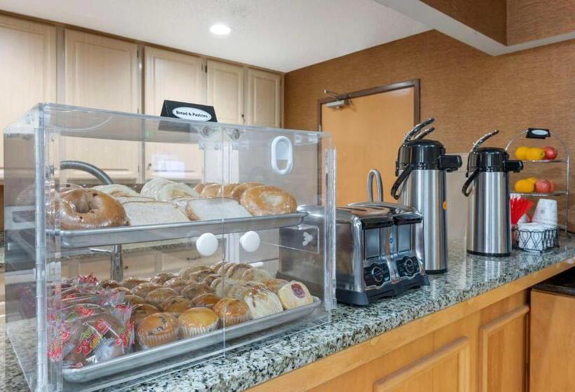 فندق Best Western Circus City Inn