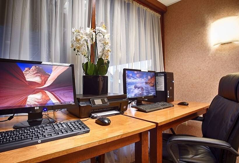 Отель Best Western Clifton Park