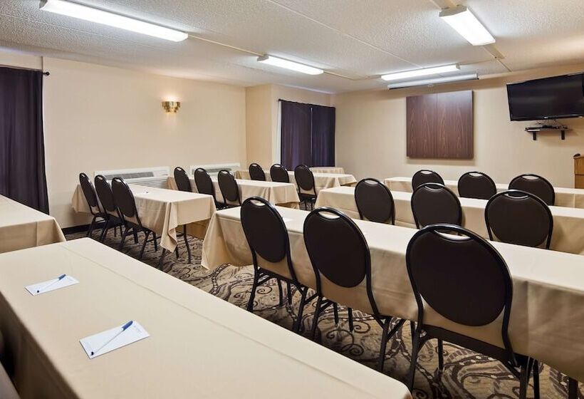 בית מלון כפרי Best Western Clifton Park