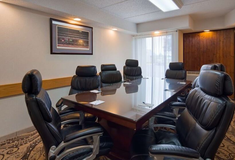 Отель Best Western Clifton Park