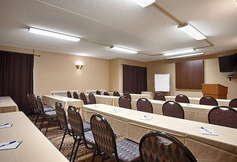 Отель Best Western Clifton Park