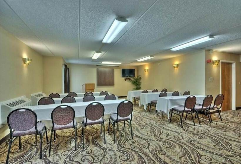 Отель Best Western Clifton Park