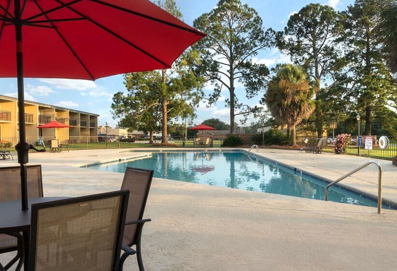 فندق Best Western Colonial Inn