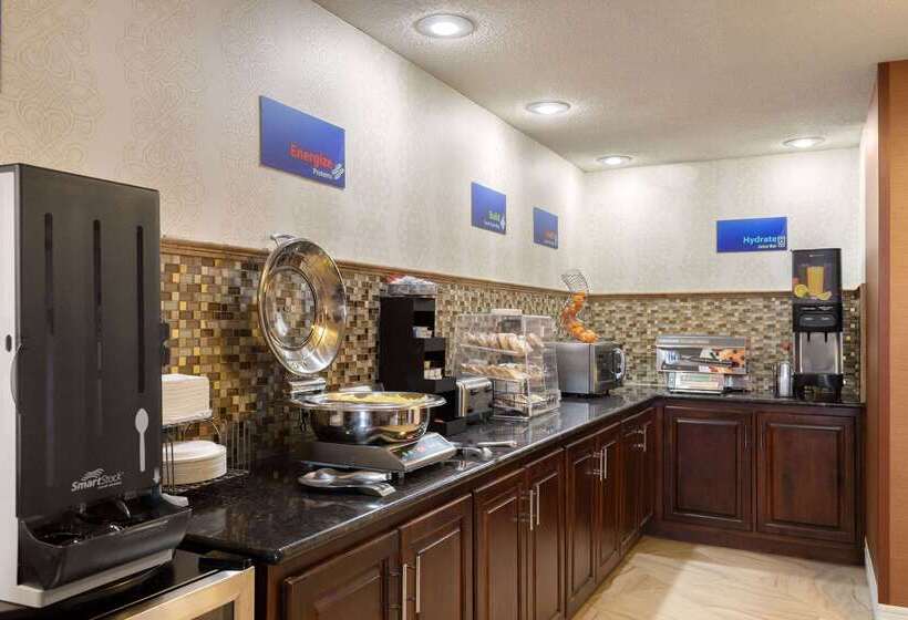 בית מלון כפרי Days Inn By Wyndham Columbia Kentucky