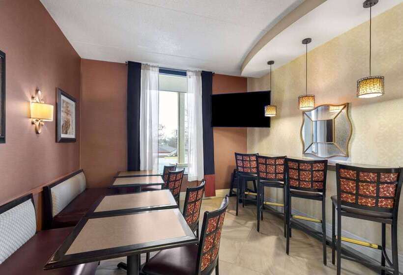 בית מלון כפרי Days Inn By Wyndham Columbia Kentucky