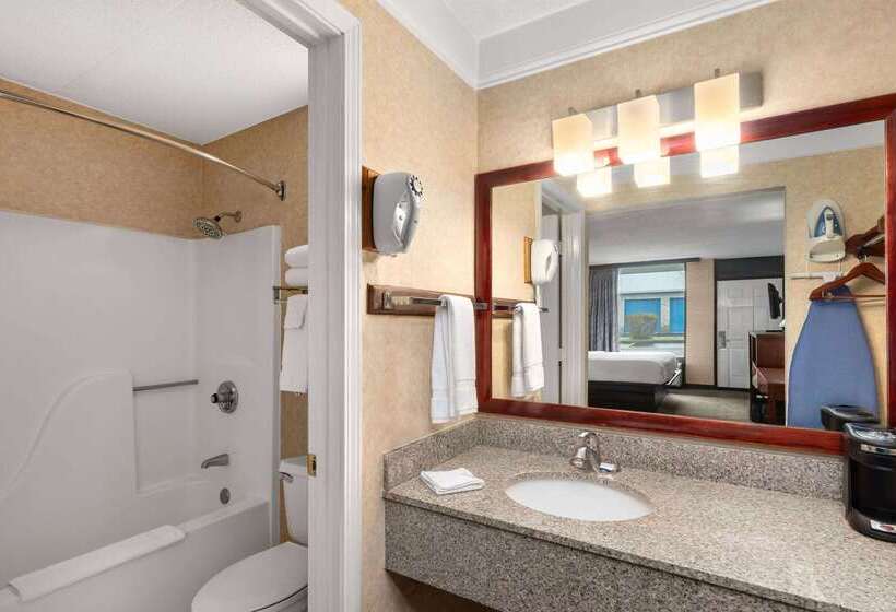 בית מלון כפרי Days Inn By Wyndham Columbia Kentucky