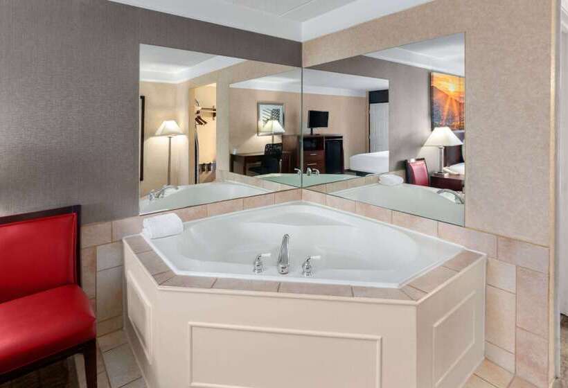 בית מלון כפרי Days Inn By Wyndham Columbia Kentucky