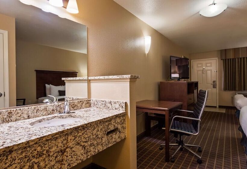 בית מלון כפרי Best Western Fallon Inn & Suites