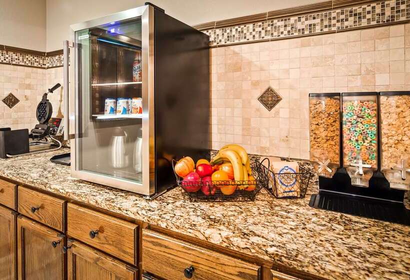 בית מלון כפרי Best Western George West Executive Inn