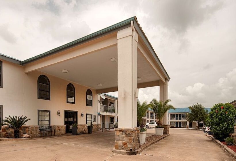 בית מלון כפרי Best Western George West Executive Inn