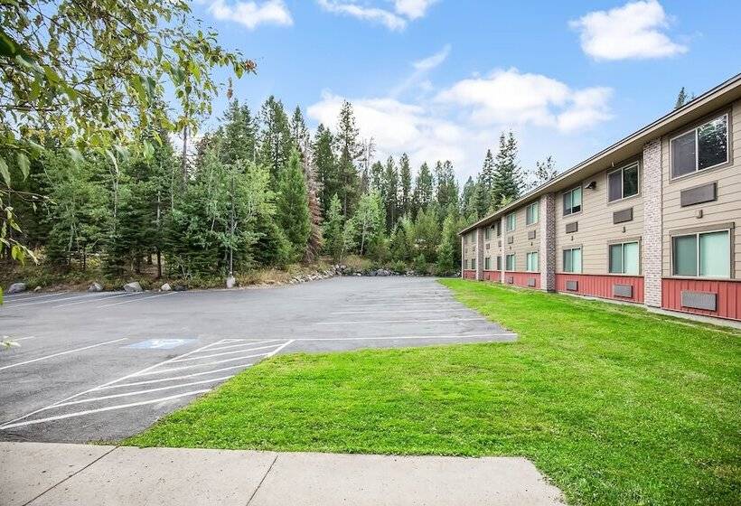 فندق Third Street Inn