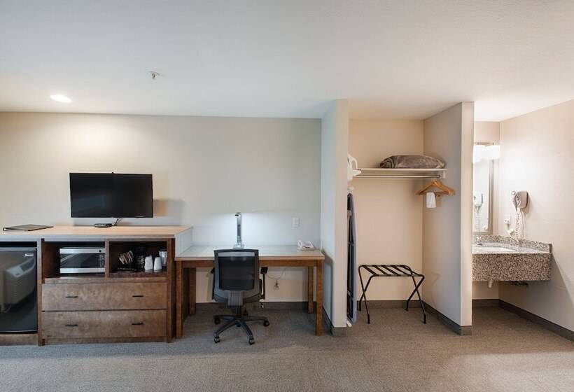 فندق Third Street Inn