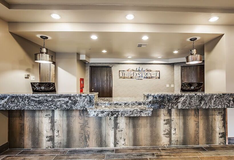 فندق Third Street Inn