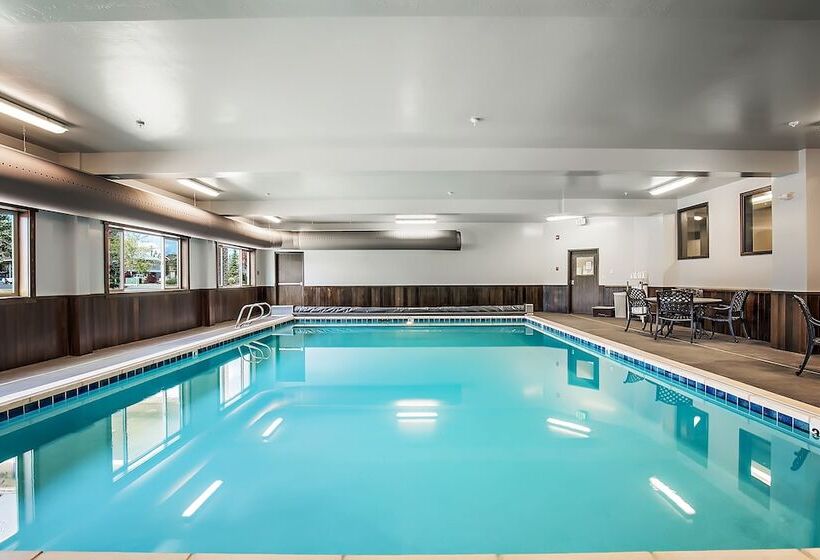 فندق Third Street Inn