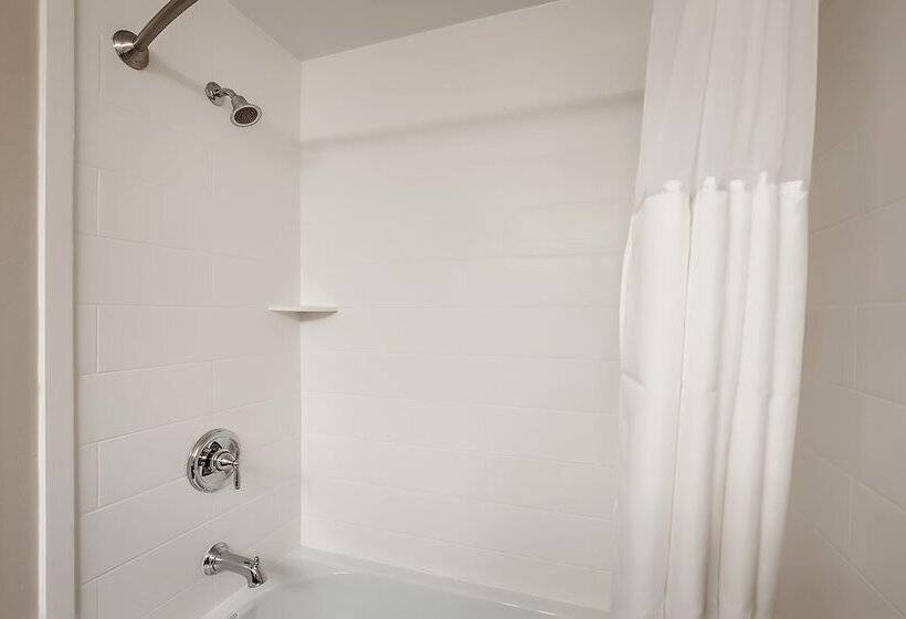 فندق Third Street Inn