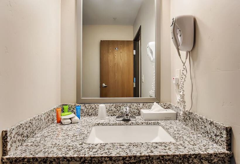 فندق Third Street Inn