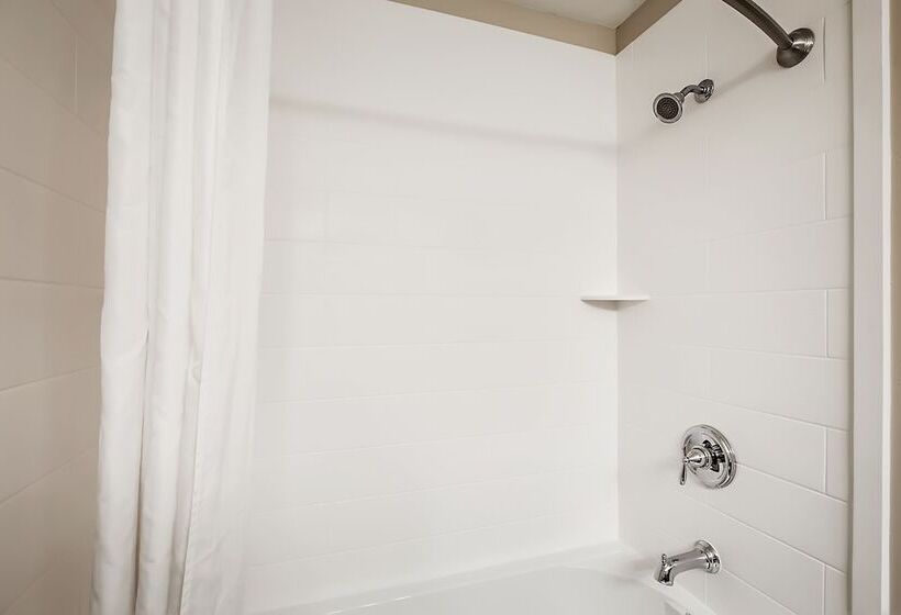 فندق Third Street Inn