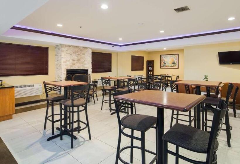 هتل Best Western Oakbrook Inn