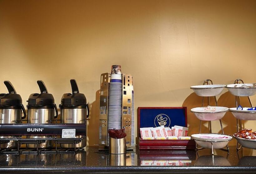 هتل Best Western Oakbrook Inn