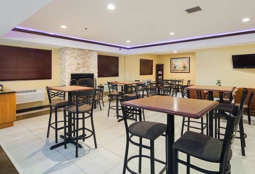 هتل Best Western Oakbrook Inn