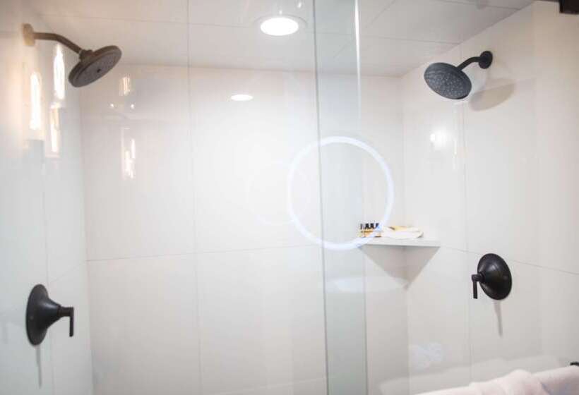 בית מלון כפרי Best Western Plus Abbey Inn