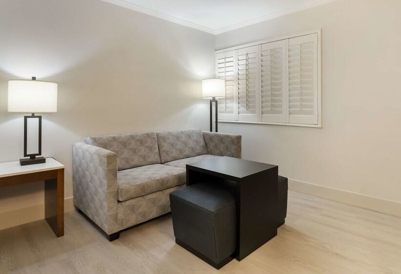 فندق Best Western Plus All Suites Inn