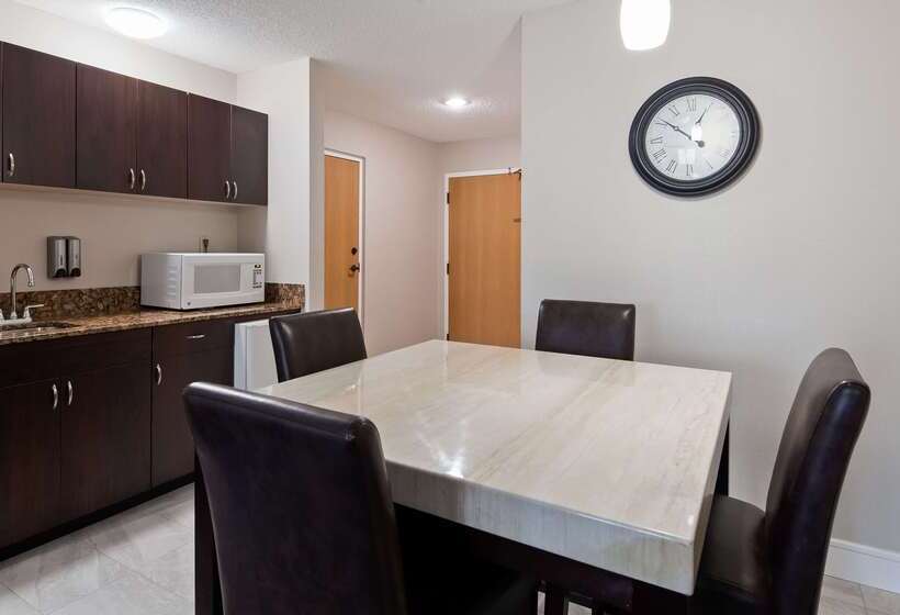 ホテル Best Western Plus Ambassador Suites