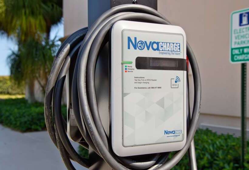 ホテル Best Western Plus Ambassador Suites