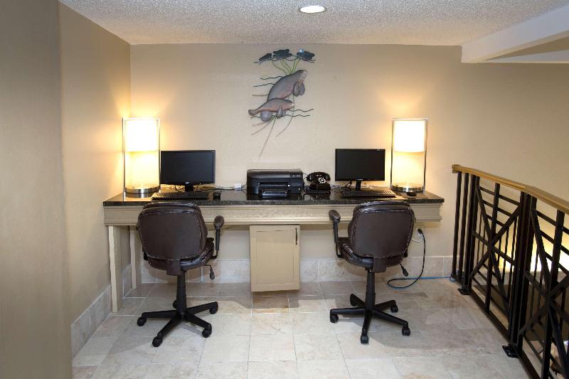 ホテル Best Western Plus Ambassador Suites