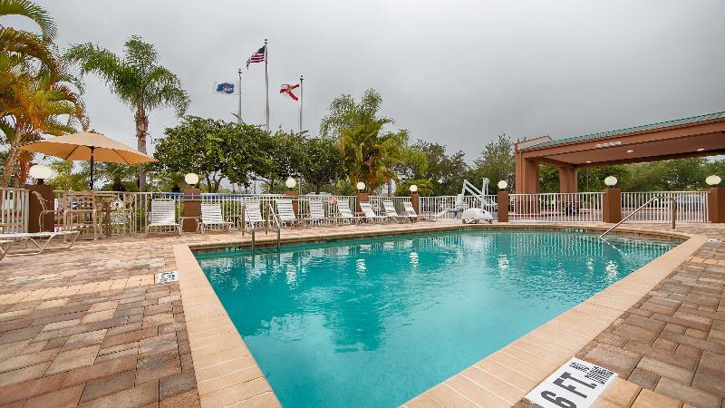 ホテル Best Western Plus Ambassador Suites