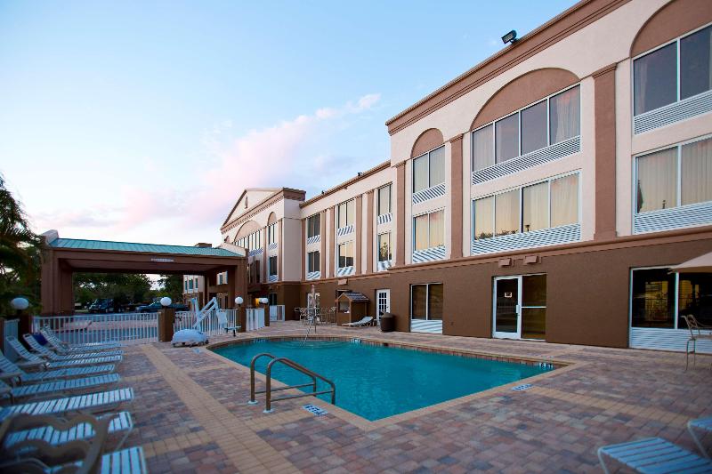 ホテル Best Western Plus Ambassador Suites