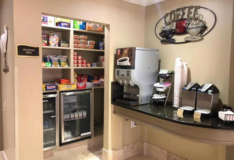 ホテル Best Western Plus Ambassador Suites