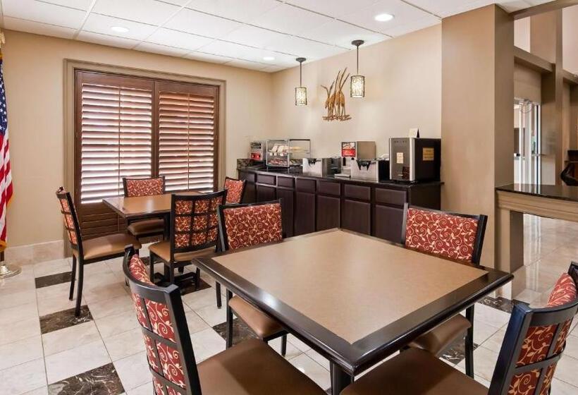 فندق Best Western Plus Ambassador Suites