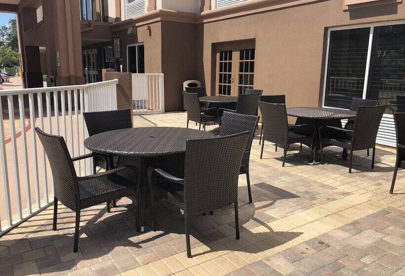 ホテル Best Western Plus Ambassador Suites