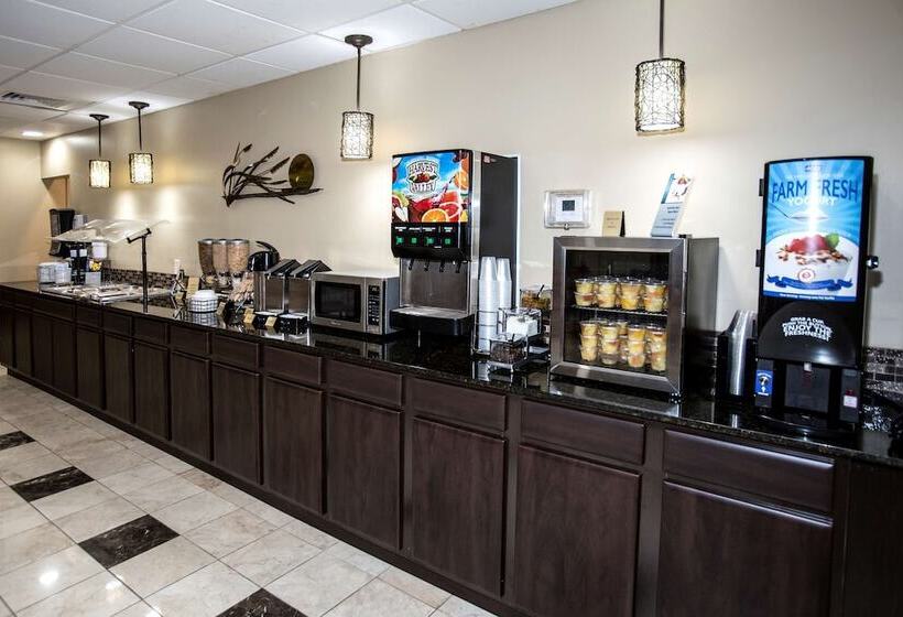 ホテル Best Western Plus Ambassador Suites