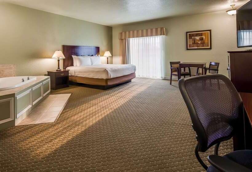 فندق Best Western Plus Bayshore Inn