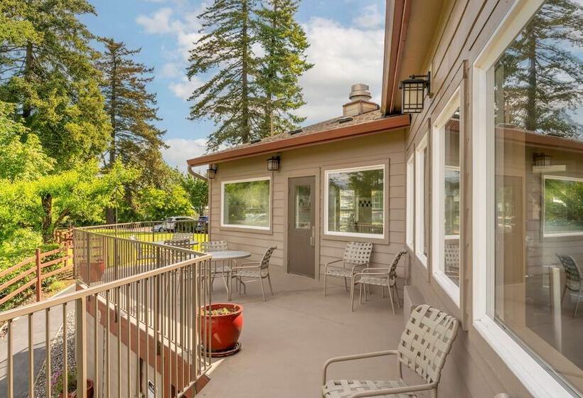 فندق Best Western Plus Columbia River Inn
