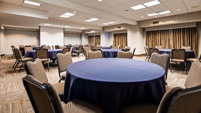 فندق Best Western Plus Cottontree Inn