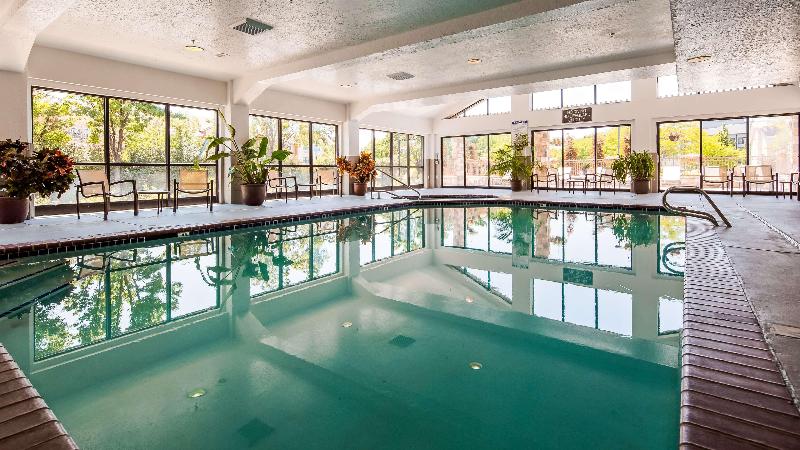 فندق Best Western Plus Cottontree Inn