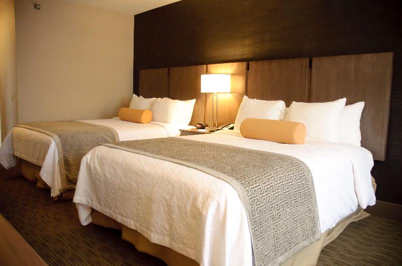 בית מלון כפרי Best Western Plus Cottontree Inn