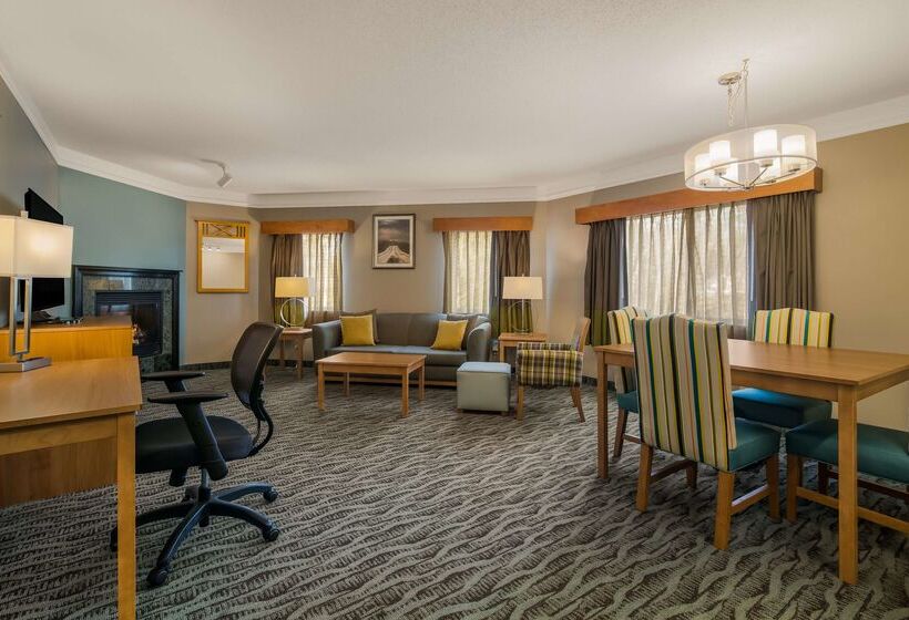 هتل Best Western Plus Executive Court Inn & Conference Center