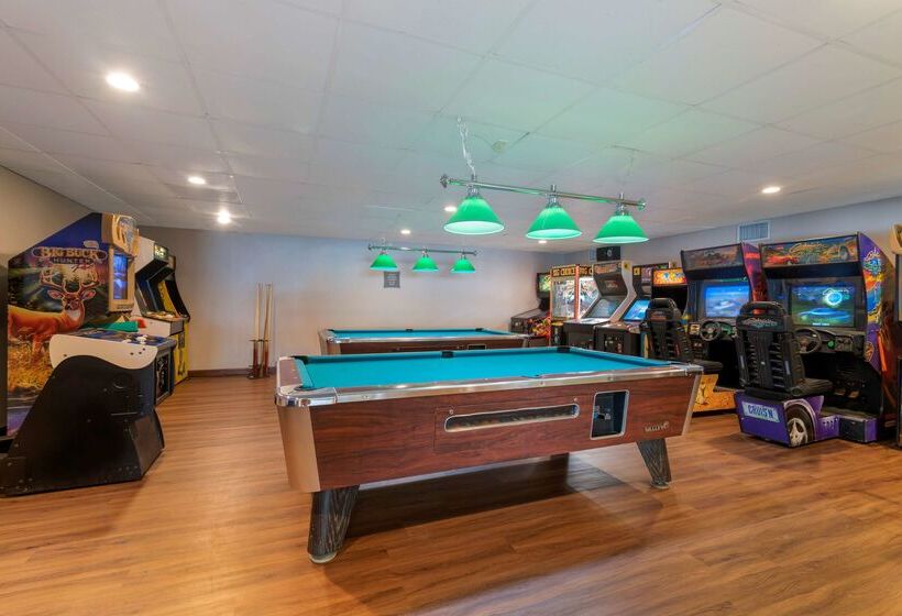 هتل Best Western Plus Executive Court Inn & Conference Center