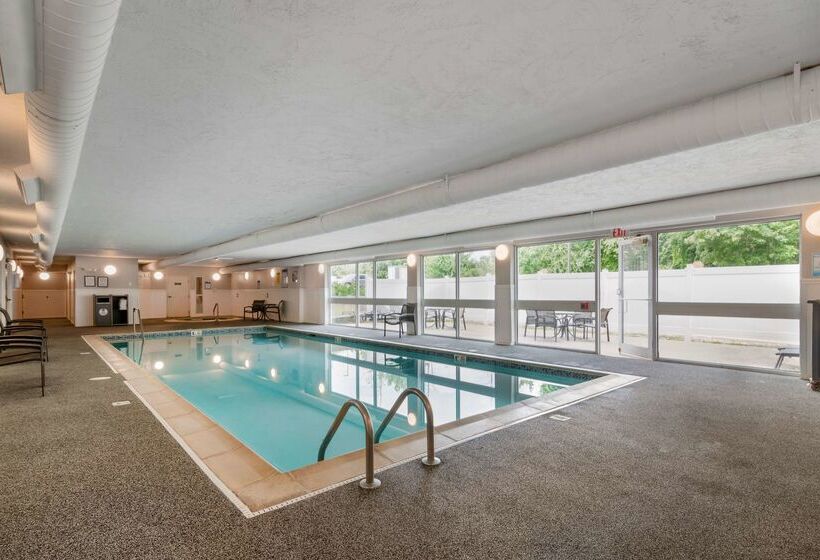 فندق Best Western Plus Executive Court Inn & Conference Center