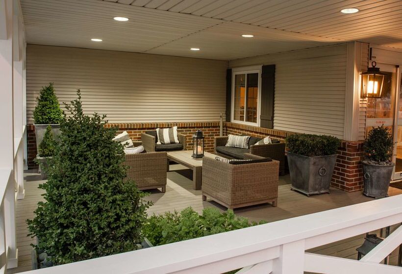 فندق Best Western Plus University Park Inn & Suites