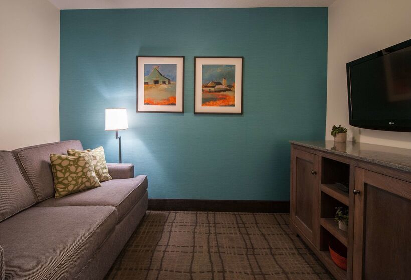 فندق Best Western Plus University Park Inn & Suites